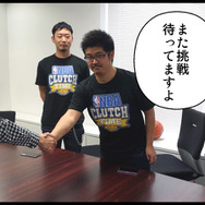 『NBA CLUTCH TIME』開発チームとインサイド編集部の戦い再び！ユニフォーム＆広告掲載権を巡り、今度はゲームで勝負！