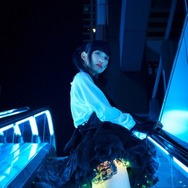 絶対領域を輝かせる「光るスカート」登場…宵闇に浮かぶ少女の姿をサイトで確認せよ