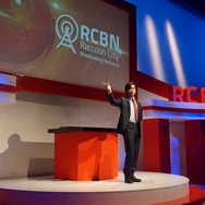 「ユニバーサル・クールジャパン」ついに開幕!「エヴァ」「進撃」「バイオ」「モンハン」の大迫力を写真で