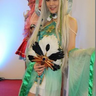 【台北ゲームショウ2015】まずは美人揃いのコンパニオンさんを紹介します！『ゴッドイーター』『FF零式』など