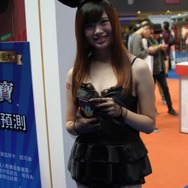 【台北ゲームショウ2015】二日目も元気にゲームを紹介してくれたコンパニオンさん写真集