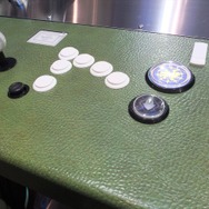 【JAEPO2015】スクエニ新作AC『スクール オブ ラグナロク』プレイレポ…脅威の8ボタンだが、戦略次第で簡単に