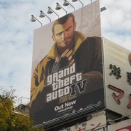 いよいよ明日発売、『GTA4』の巨大広告が渋谷に出現