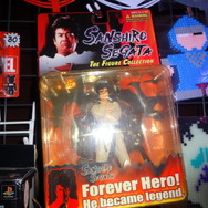 まさかのせがた三四郎フィギュア（海外版？）。