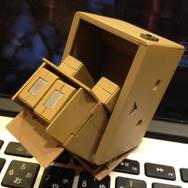 【フィグライフ！】第1回 ポージングの自由度が気になる完全変形ダンボーと遊ぶ