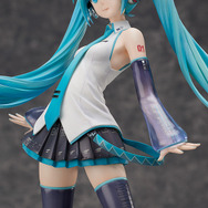 1/4スケールの「初音ミクV3」フィギュア登場！全高約42cmで、9月発売