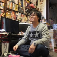 『閃乱カグラ』高木Pの自宅に行ってみた…地下室で語られた、爆乳Pの原点や最新作の魅力とは