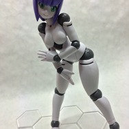【日々気まぐレポ】第92回 ロボット新人類「ポリニアン」初の塗装済完成品、クローバちゃんで遊んでみた