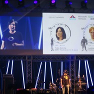 アイトラッキングで低負荷を実現したVRヘッドセット「FOVE」