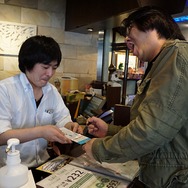 【インタビュー】『BLAZBLUE』森Pがヒトカラ!?パセラに向かう所を突撃してみた