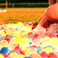 10万個の“水風船”が飛び交う大規模フェス「ウォーターラン」開催決定！水鉄砲の撃ち合いも