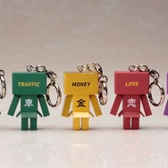 ダンボーが恋や学業を応援！お守りマスコット「omamori DANBOARD」11月発売