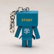 ダンボーが恋や学業を応援！お守りマスコット「omamori DANBOARD」11月発売