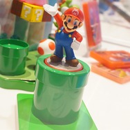 【E3 2015】amiibo用ディスプレイに土管やスタンドが登場…GC風コントローラの新カラーも