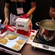 「妖怪ウォッチ」から手作りラーメンまで、メガハウスブース@東京おもちゃショー2015
