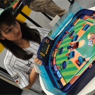 【おもちゃショー15】3割打てればガチで強打者。ハイレベルな「3D野球盤」がかつての少年達で大賑わい