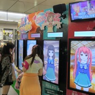 女の子を撫でてナンバーワンを決める！『バトルガール ハイスクール』総選挙が秋葉原駅で開催中