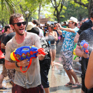 最新の水鉄砲でサバゲー体験！水鉄砲専用フィールド「ASOBIBA AQUA豊洲」7月4日オープン