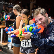 最新の水鉄砲でサバゲー体験！水鉄砲専用フィールド「ASOBIBA AQUA豊洲」7月4日オープン