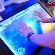 【レポート】これが「立体音響」か！AC『CYTUS Ω』筐体と新要素がお披露目 ― ロケテ初日