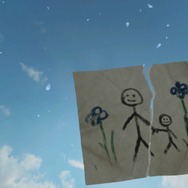 【レポート】誰もいない廃墟で、闇に怯えながら脱出方法を探す『HomeSick』が幻想的で美しい