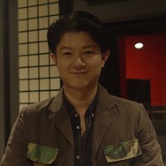『シェンムー3』主人公を演じる松風雅也インタビュー映像 ― 「芭月涼構え」など披露