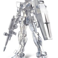 2,000万円の純金製「ガンダム」発売決定…銀製やプラチナカードも