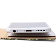 『スーパーマリオ』公式グッズ「ICカードステッカー」「スマートフォンケース」が登場