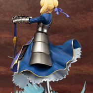 「Fate/stay night UBW」より、凛々しい姿が印象的なフィギュア「騎士王 セイバー」12月発売予定