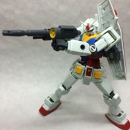 シールドも背中に