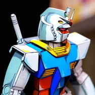 【フィグライフ！】第10回：セル画にしか見えない“むむむ式ガンダム”とも出会えた「ワンフェス2015」夏ノ陣