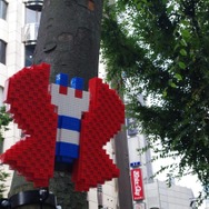 新宿をピクセル化したゲームキャラたちが侵略中