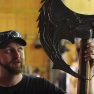 あの海外鍛冶屋が『スカイリム』の「デイドラの斧」を再現! ワイルド過ぎるスイカ割りも披露