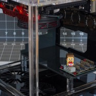 海外ゲーマーが『マインクラフト』特製PCを制作！レッドストーン鉱石を模したこだわり逸品