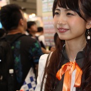 【コミケ88】企業ブースも頑張ってます！どどーんっと大放出 ー コンパニオン写真集2015