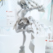 初音ミク新作フィギュア「オレンジブロッサム」「mebae」「ウィンターヒロイン」お披露目…「ねんどろいど 重音テト」も