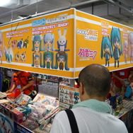 【レポート】「マジカルミライ 2015」企画展に「シテヤンヨ＆たこルカ」襲来、恒例の祭壇も登場