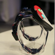 『Pokemon Go』と連携して楽しめる新デバイス「Pokemon Go Plus」を間近でチェック