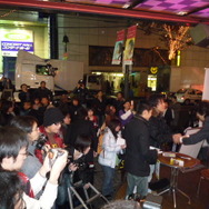 Wii『428』発売記念!総監督イシイジロウ氏のサイン会が渋谷GIGOで開催!シークレットライブも!