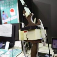 【TGS2015】“本物の弓”にプロジェクターがくっ付いているARシューティング『Shadow Shooter』がユニーク