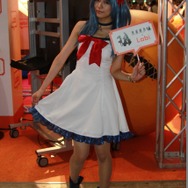【TGS2015】熱気あふれる一般公開日初日、熱さを吹き飛ばしてくれる美女たちを紹介