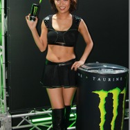 【TGS2015】熱気あふれる一般公開日初日、熱さを吹き飛ばしてくれる美女たちを紹介