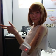 【TGS2015】二次元の存在に触れられるVRコントローラー『UnlimitedHand』が気になる…これは帰って来れなくなるかも