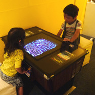 『パックマン』のプレイ風景