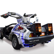 ついに“ごみを使用して動くデロリアン”が実現！「BTTF Part2」の舞台である“10月21日”に一般公開
