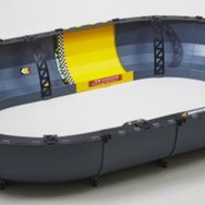 バンダイから次世代レーシング玩具「ゲキドライヴ」登場…簡単カスタマイズ＆フリーレーンコースが特徴