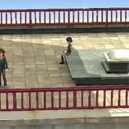 屋上ではくつろぐ学生の姿も