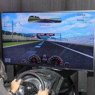 日産ブースのグランツーリスモ体験コーナー（東京モーターショー15）