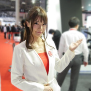 デンソーブース　百瀬美琴さん