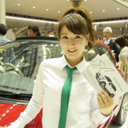 フィアットブース　杉田リエさん